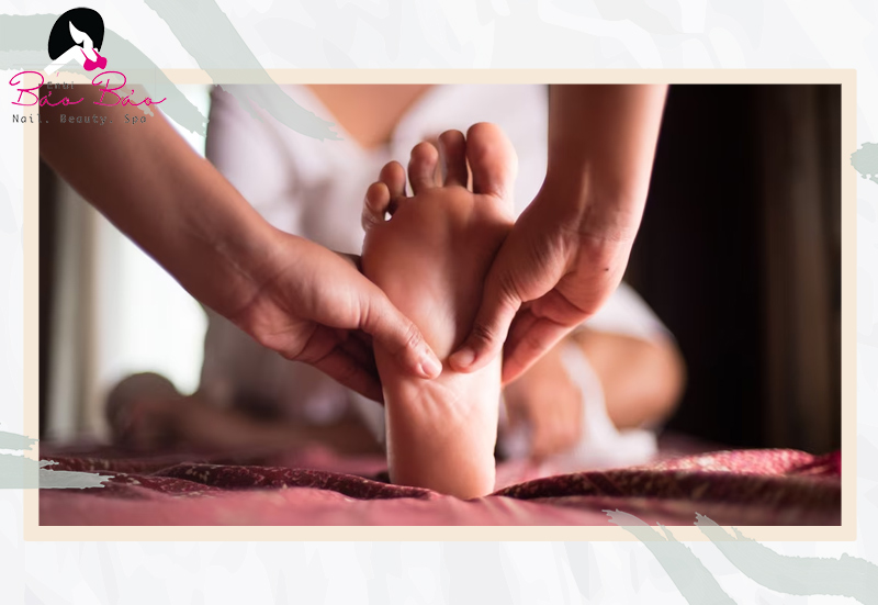 Massage chân giúp giảm đau nhức 